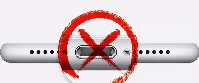 
            iPhone 13更"环保"：充电头、耳机、数据线都不附赠了
