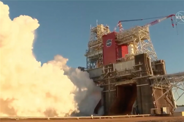 NASA点火地球史上最猛火箭：失败了