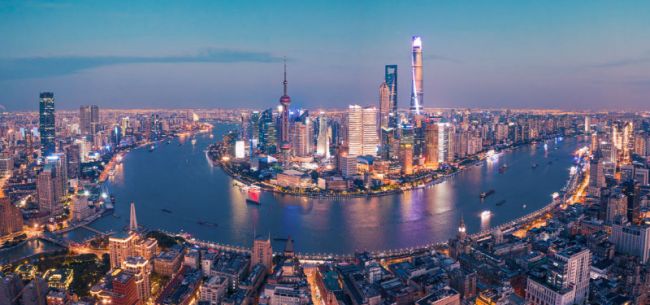 上海市政协委员陆铭提案：过去10年上海人口重回中心城区，疏散可能加剧拥堵