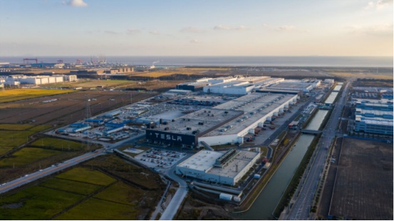 富士康要在河南建新工厂，招3万人：世界真的离不开中国制造