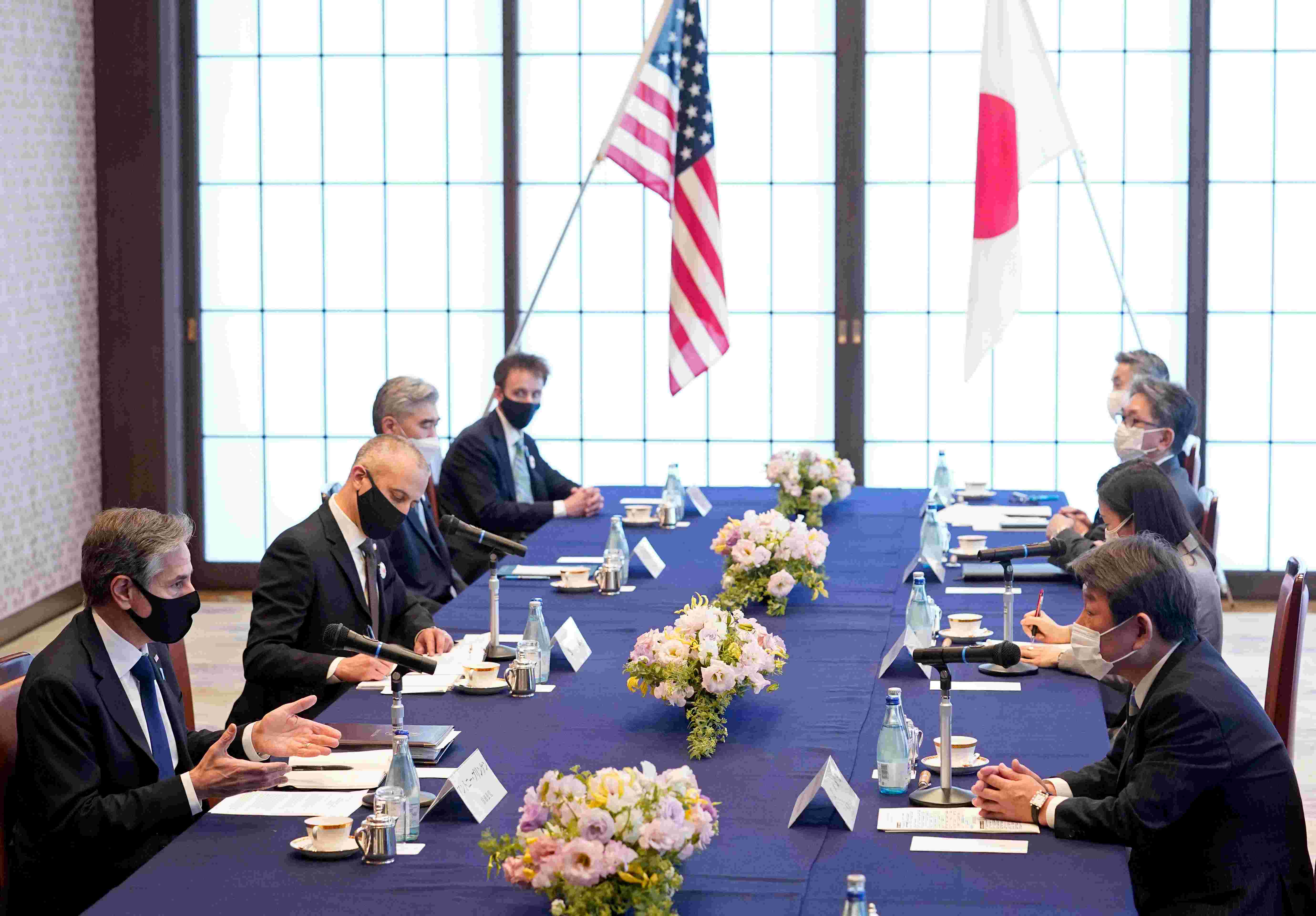 美国务卿防长到日本就聊起了中国