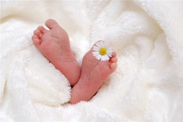孕妇也能打疫苗 西班牙诞生世界首个带有新冠病毒抗体的婴儿