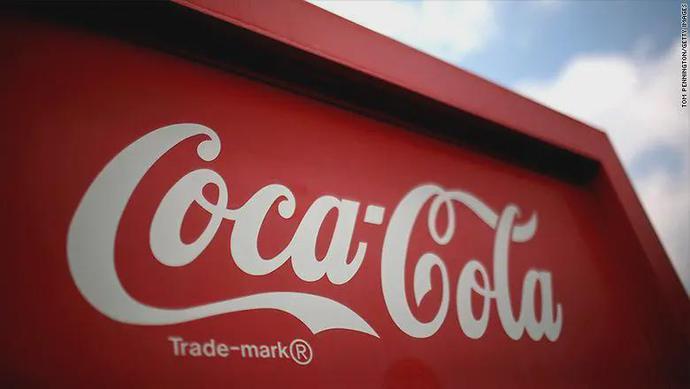 2元/瓶的可口可乐宣布将全球涨价，美国通胀毁了其15年不涨价纪录