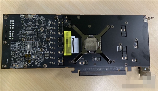 苹果定制独享：AMD Radeon Pro W6900X专业显卡首曝
