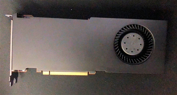 苹果定制独享：AMD Radeon Pro W6900X专业显卡首曝
