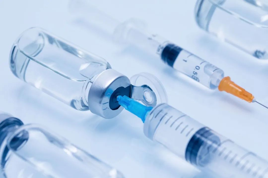 美国宣布放弃新冠疫苗专利，德国人却急眼不干了！美股疫苗股上演绝地大反弹，A股也要跟？