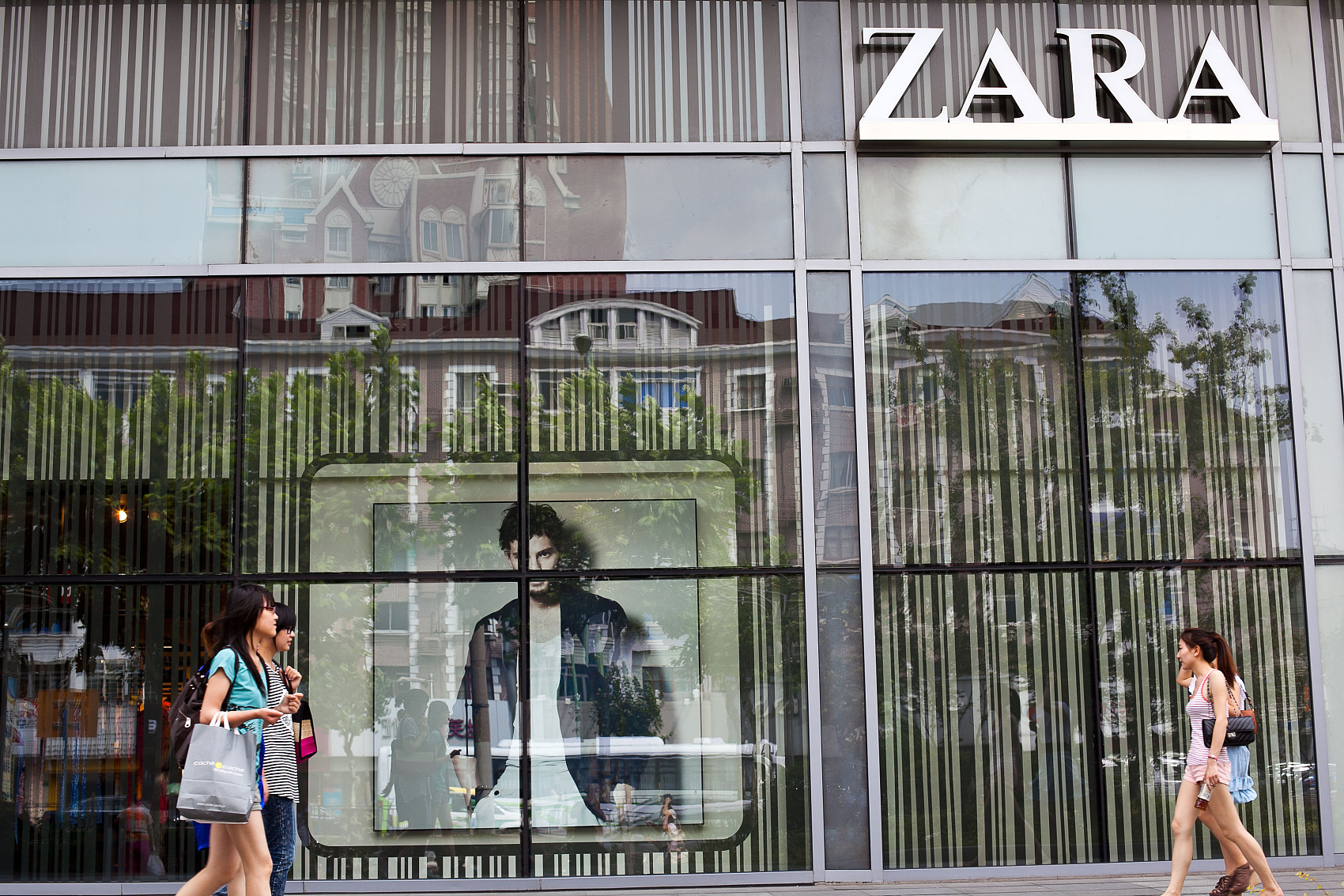 快时尚巨头Zara要搞彩妆“副业”，但中国消费者没兴趣