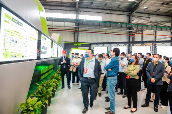 最强塔机智能工厂全面运营 中联重科引领“绿色智造”新风向