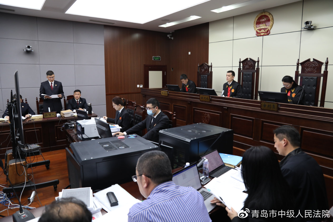 青岛国际机场原董事长焦永泉等4人受贿案一审开庭