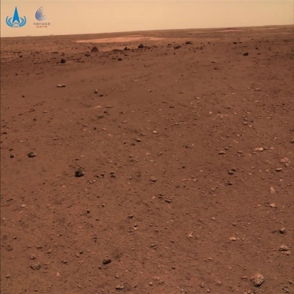 天问一号着陆火星首批科学影像图：围观火星上的“中国印迹”
