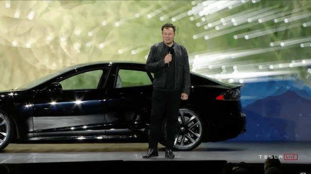 特斯拉Model S Plaid发布：2秒破百、碳包裹电机、蝶形方向盘、17寸中控大屏