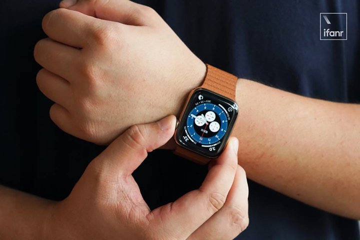 边框更窄、性能更强，大变样的 Apple Watch 7 能走向更多人的手腕吗？