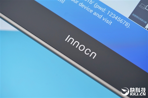 INNOCN 15.6英寸便携显示器图赏：4K OLED面板 内置电源