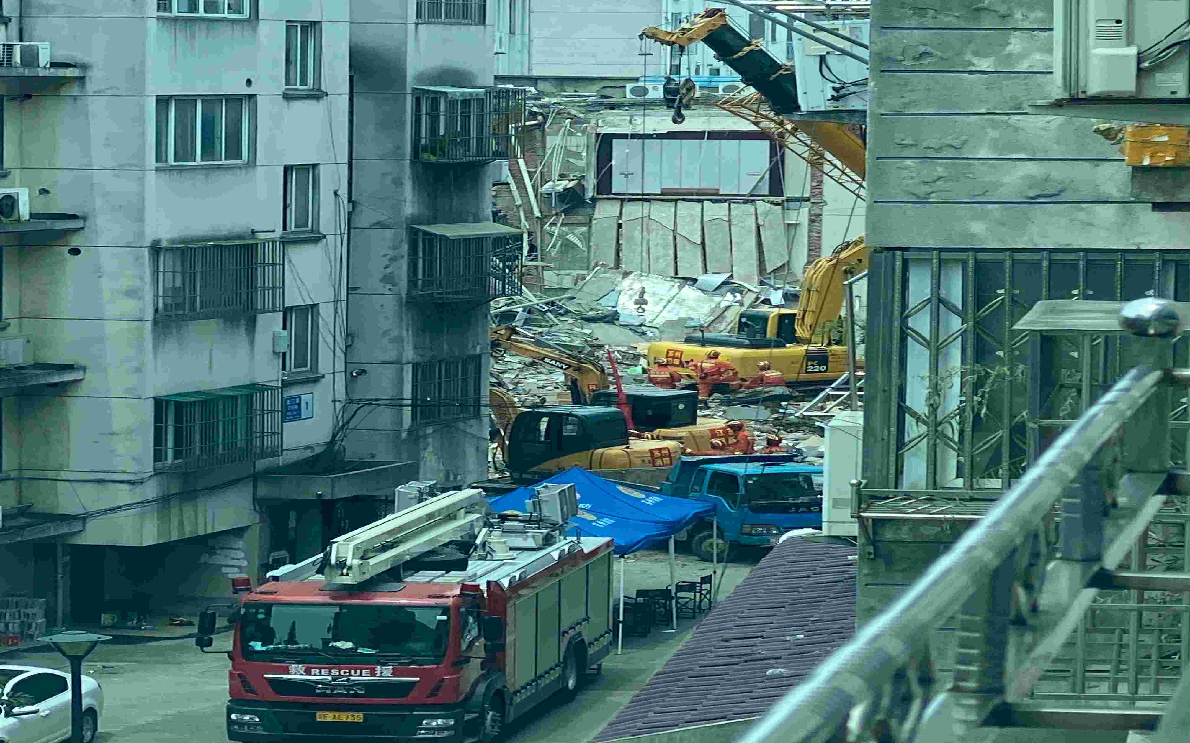 苏州坍塌酒店墙体3年前已现裂缝：背后是什么企业？