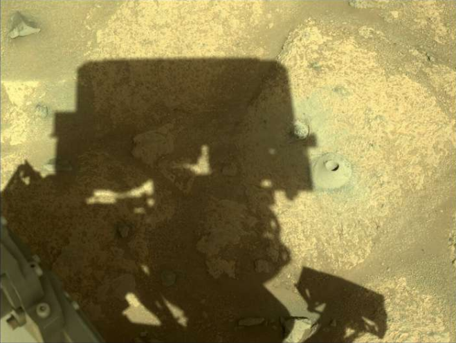 毅力号钻出火星第一洞 在古湖泊中寻找外星生命迹象