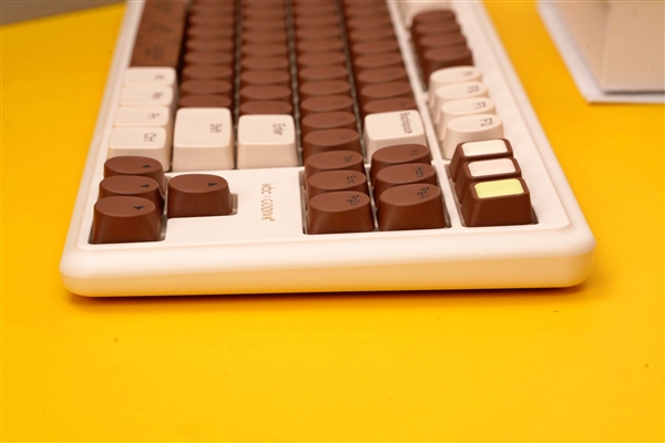 ikbc歌帝梵机械键盘图赏：键帽如同巧克力 相当诱人
