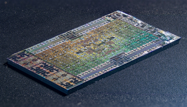 大卸八块！晶圆尺度下的PS5处理器高清“裸照”：AMD杰作