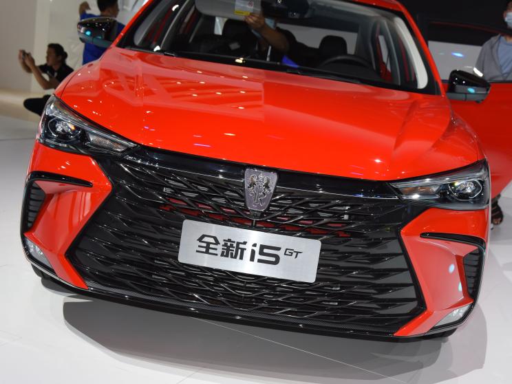 2021成都车展：荣威i5 GT正式首发亮相