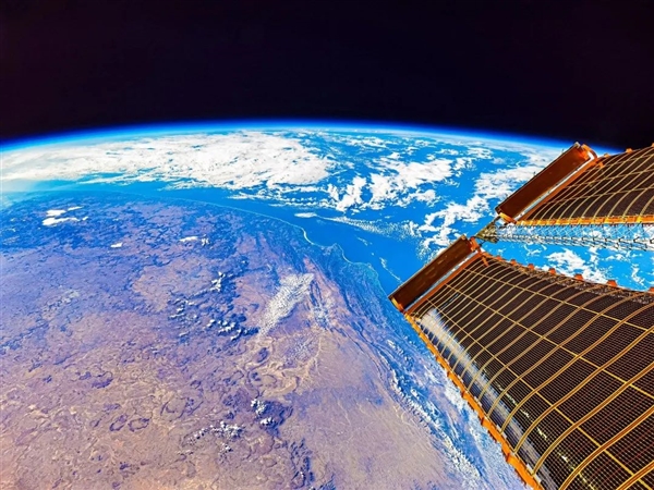 官方发布！中国航天员摄影作品“壮美地球”专辑