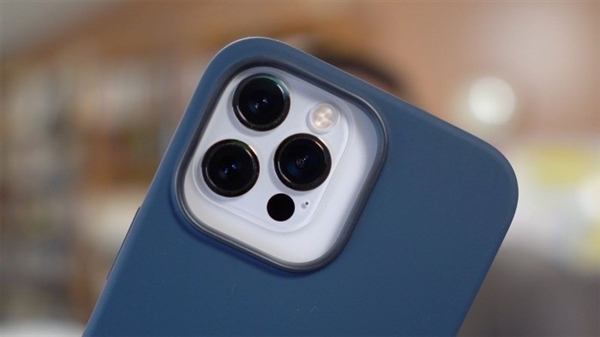 旧保护套不通用！iPhone 13系列摄像头更凸起：看起来太丑？