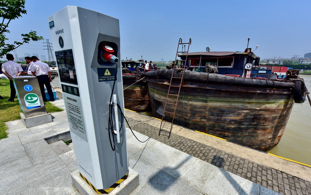 长江流域港口船舶强制使用岸电，严控燃油消耗、污染排放