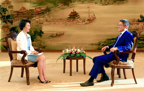 外交部副部长乐玉成就中美关系等问题回答记者提问