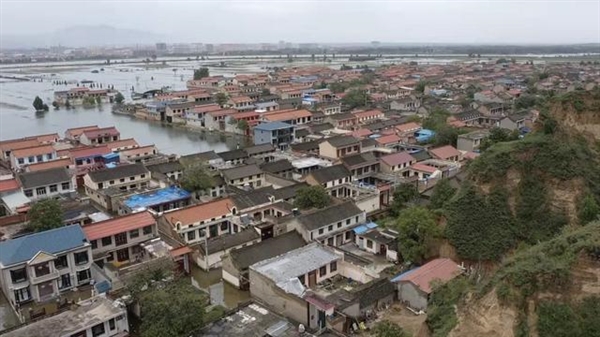 被淹没的山西村庄：三道防线 难抵洪水