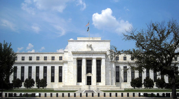 美联储颁布交易新规：禁止高级官员持有个股和债券