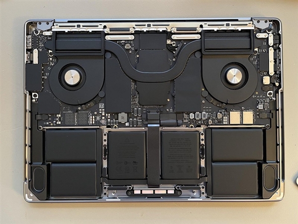Mac最强散热秘密揭晓：新MacBook Pro内部结构拆解照片曝光