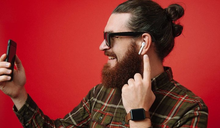 戴上就自动播放音乐，无线耳机为何能认出你的耳朵？