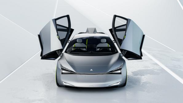瑞士科技公司WayRay推出概念车“Holokraktor” 将挡风玻璃用作增强现实显示器