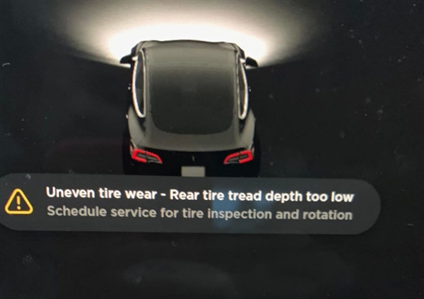 大赞！特斯拉车机解锁新功能：可检测轮胎是否过度磨损