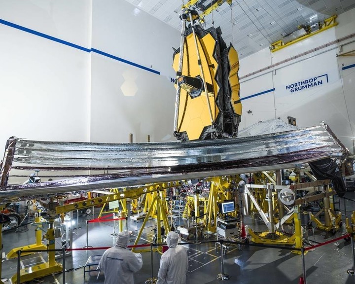 在太空更要「冷静」，NASA 为韦伯望远镜布置「遮阳」装备