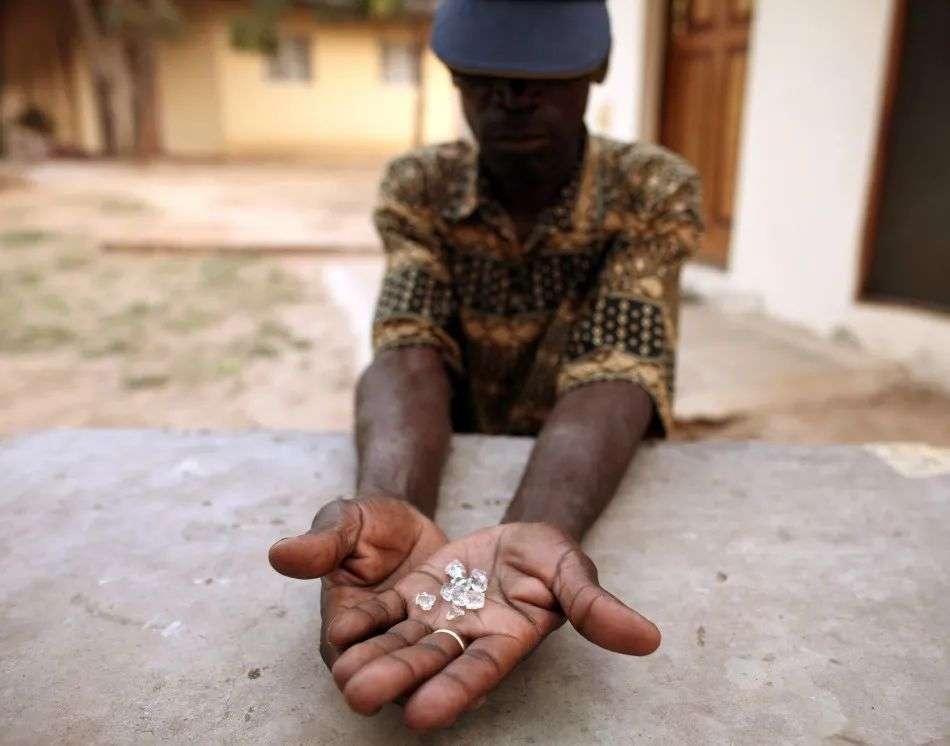 花一样的钱买更闪的钻，培育钻石让年轻人“克拉自由”