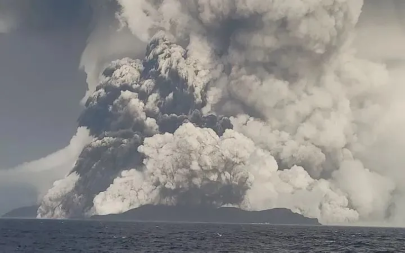 汤加火山喷发搅动半个地球，“1000颗原子弹”威力影响几何？
