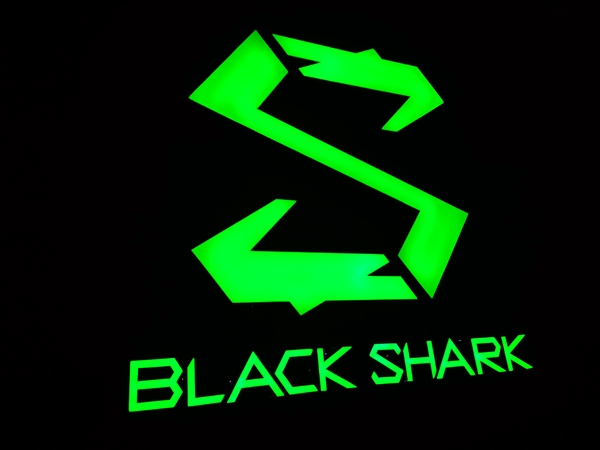 骁龙8旗舰游戏手机！黑鲨5系列正式官宣：曾曝出要被腾讯收购