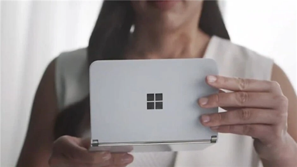 微软Surface Duo推送安卓11更新：老外感到意外 怀疑是不是愚人节