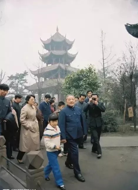邓小平的10个春节：他是怎么改变中国的？