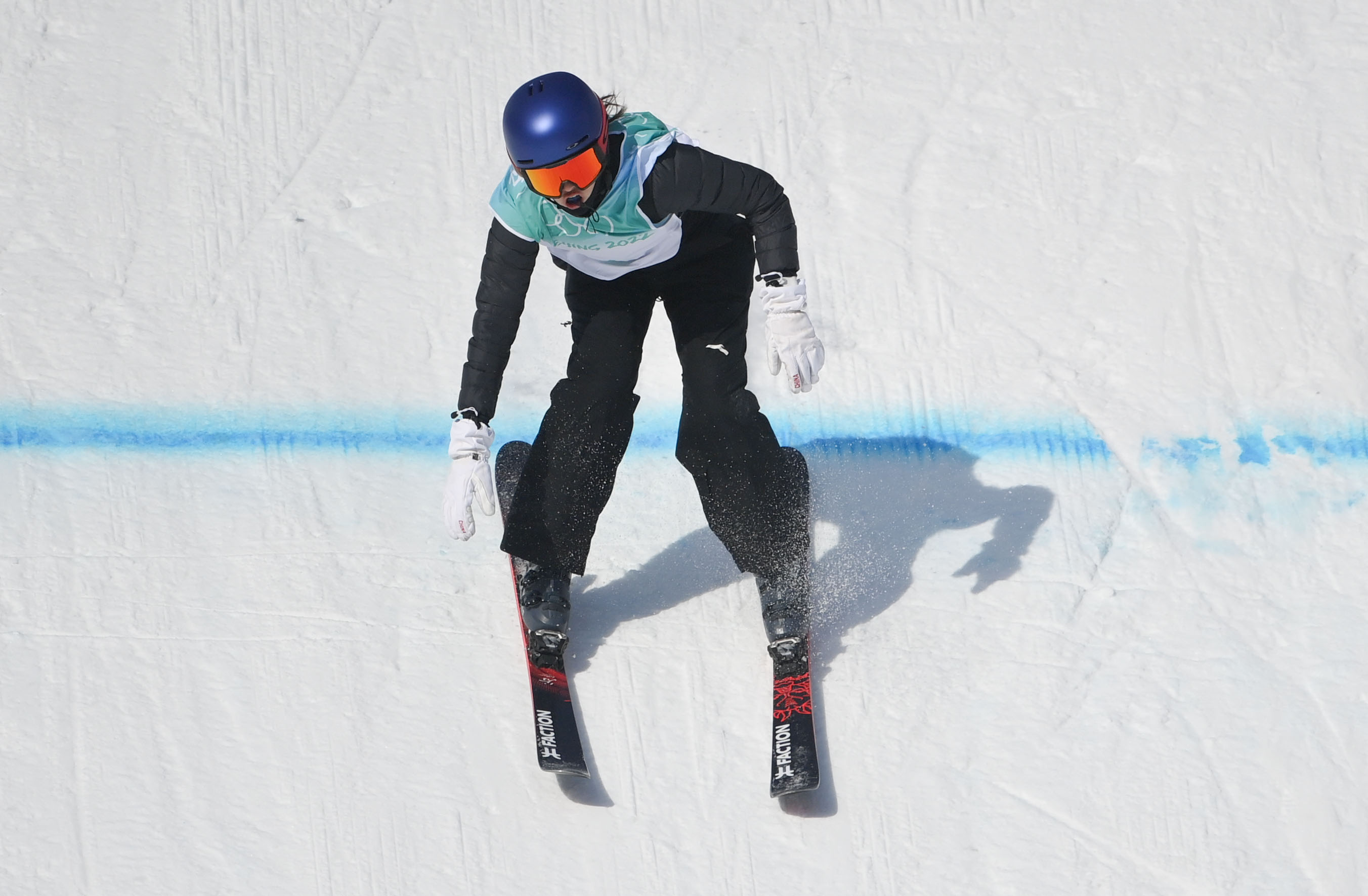 中国选手谷爱凌晋级自由式滑雪女子大跳台决赛