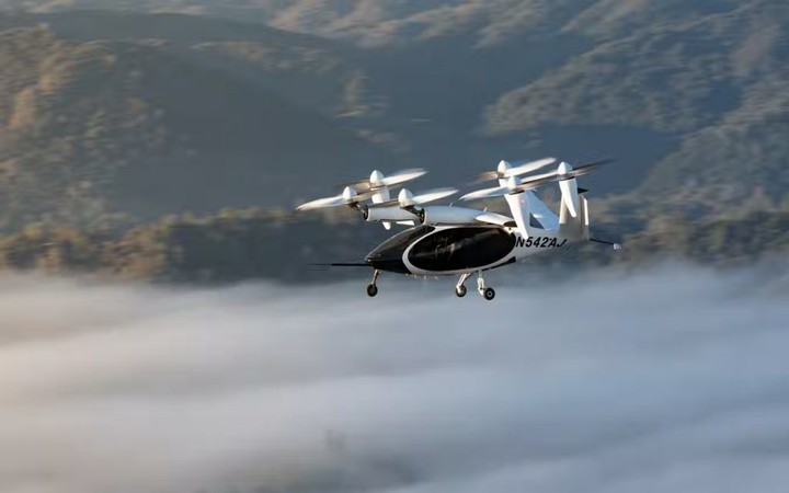 电动飞行器试飞出事故，eVTOL 能让我们实现无人机出行吗？