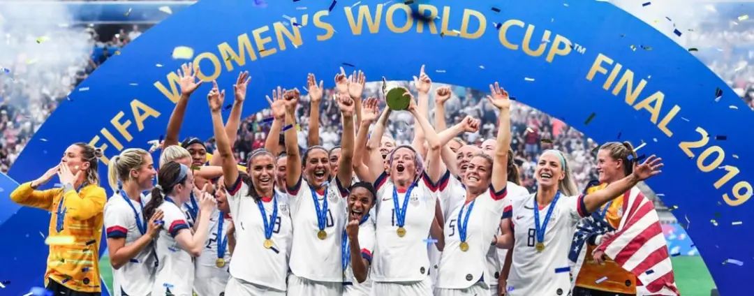 和足协斗争6年 美国女足获1.5亿元赔偿：与男足同工同酬 包括世界杯！