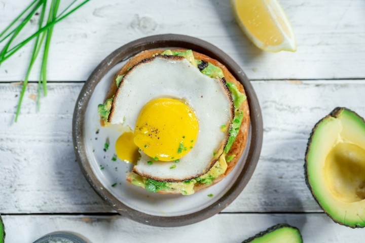 一个煎出来的「植物蛋」，不含胆固醇，但营养价值不如真蛋