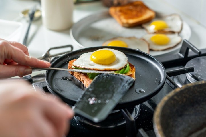 一个煎出来的「植物蛋」，不含胆固醇，但营养价值不如真蛋
