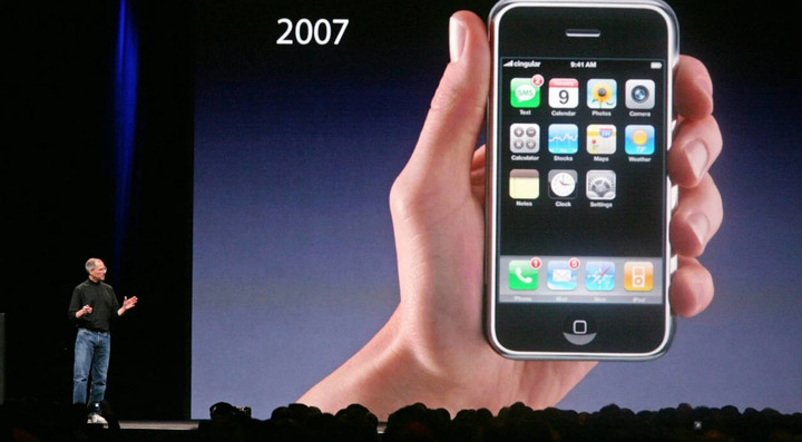 15 年前的今天，没人相信 iPhone 能成功