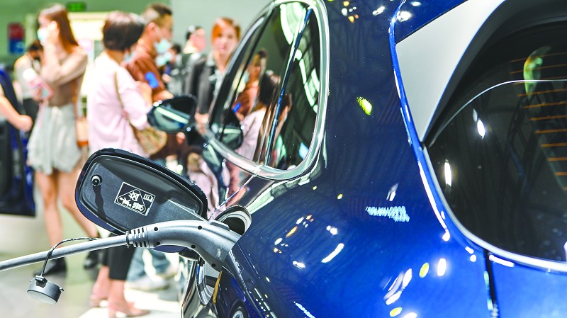 中汽协：6月汽车行业销量预计完成244.7万辆 环比增长34.4%