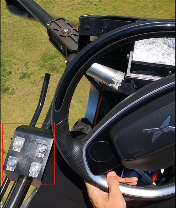 何小鹏晒飞行汽车操控视频：方向盘+档杆控制、一键起飞