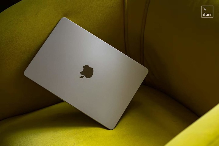 新 MacBook Air 最大的变化是设计，而不是 M2