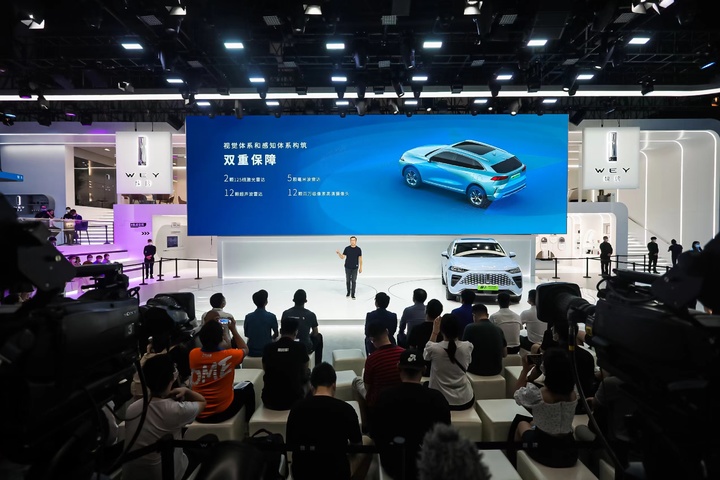 成都车展 | 比亚迪、福特、岚图…… 一大批新车来袭，蔚来总裁还说 ET5 销量将超越 3 系