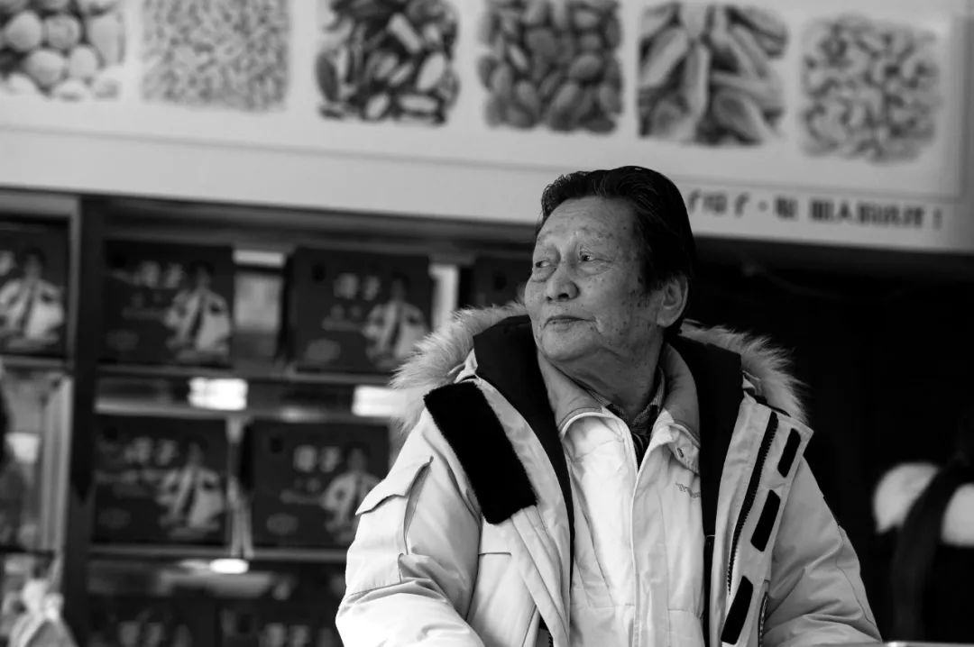 “中国第一商贩”离世，一代传奇落幕