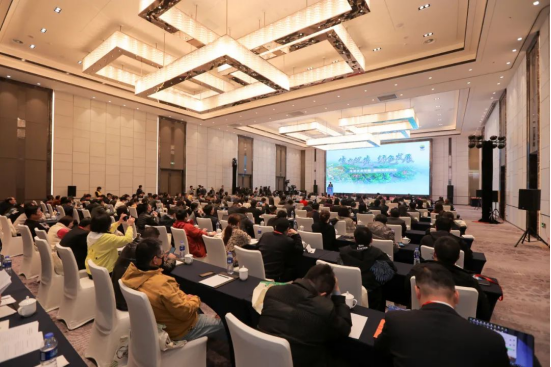 趣洗鸭参加上海市奉贤区2023海湾低碳发展促进大会，提出“光储充洗”绿色低碳发展新模式